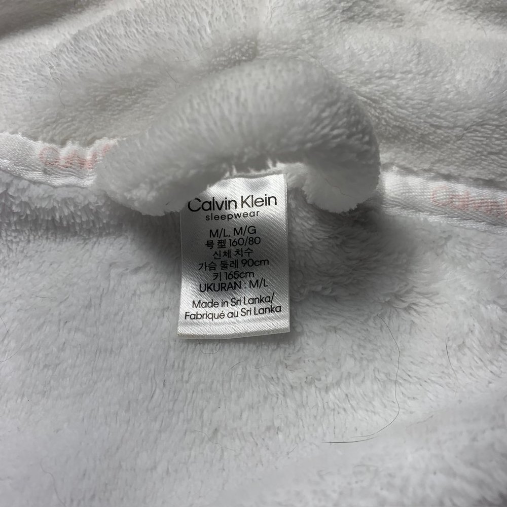 Calvin Klein White Robe - Picture 5 of 6